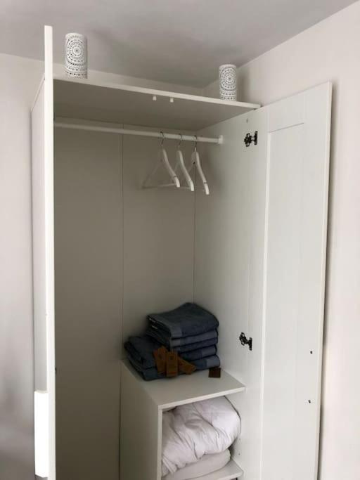 Prachtig Guesthouse Aan Het Water Almere Bagian luar foto