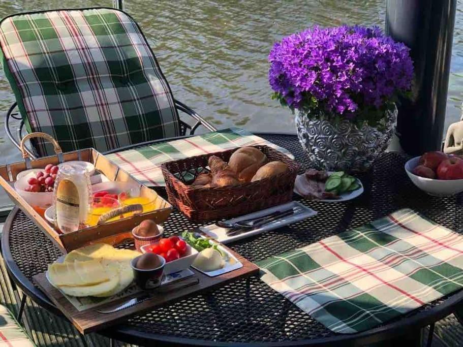 Prachtig Guesthouse Aan Het Water Almere Bagian luar foto