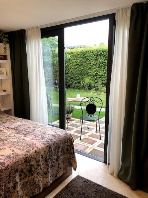 Prachtig Guesthouse Aan Het Water Almere Bagian luar foto