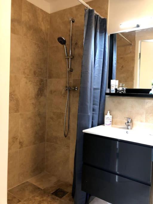 Prachtig Guesthouse Aan Het Water Almere Bagian luar foto